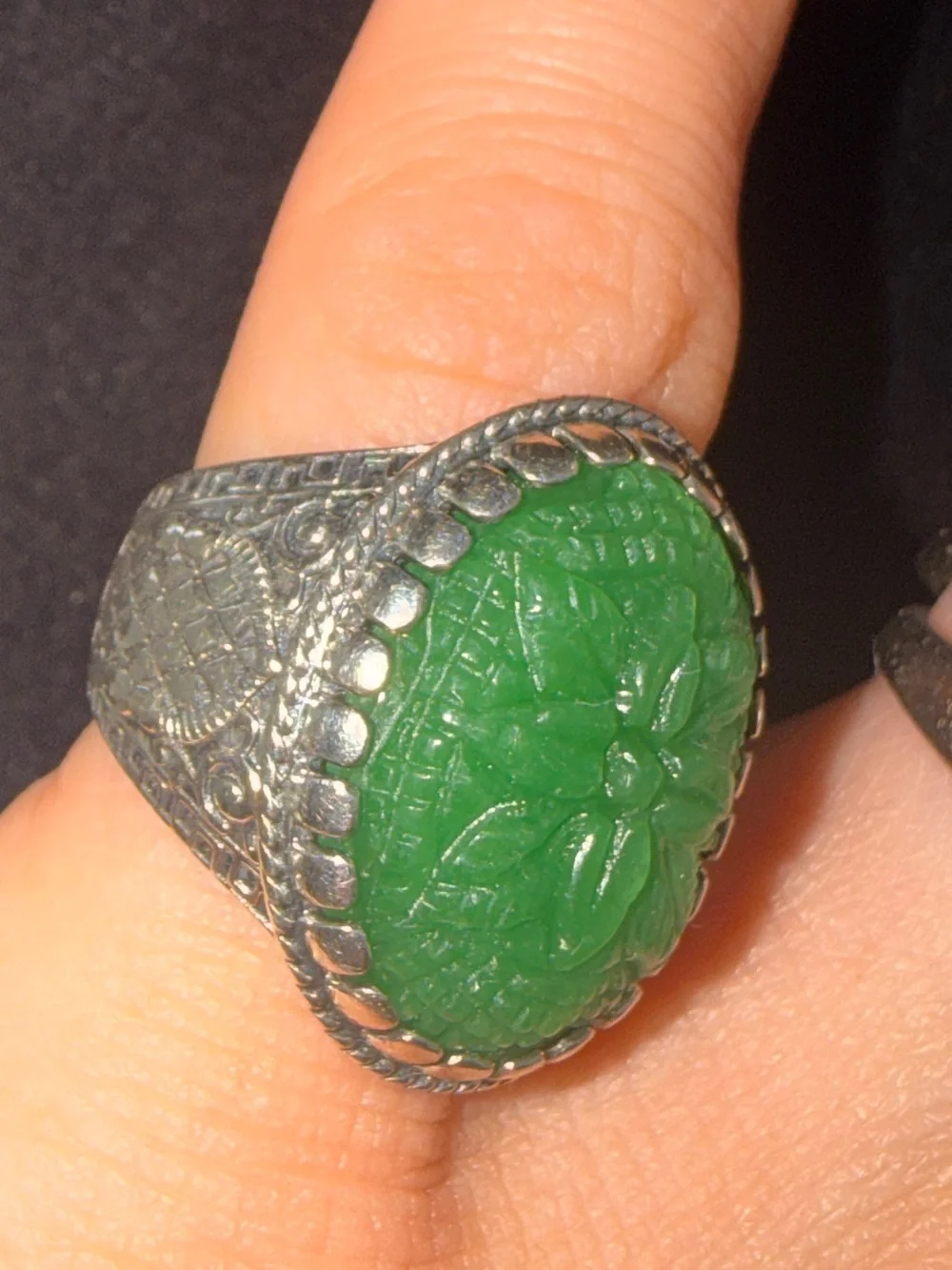 VTG Green Jade Floral Carved Stone Statement Ring Sz 5